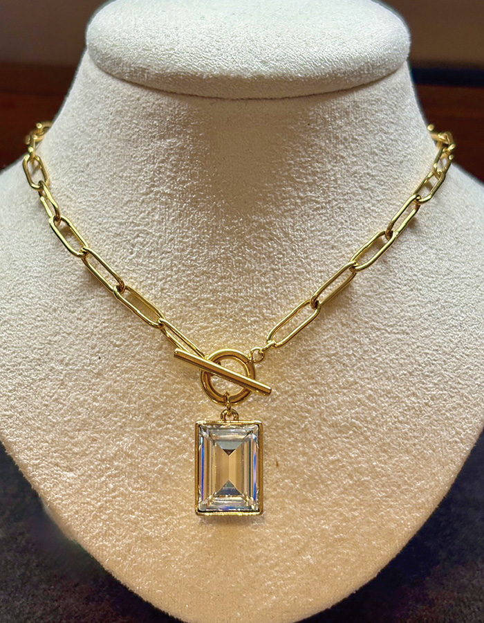 ［Romantic rose］ 
フロントネックレス