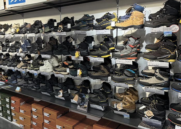 三重県津市　松菱百貨店　登山靴